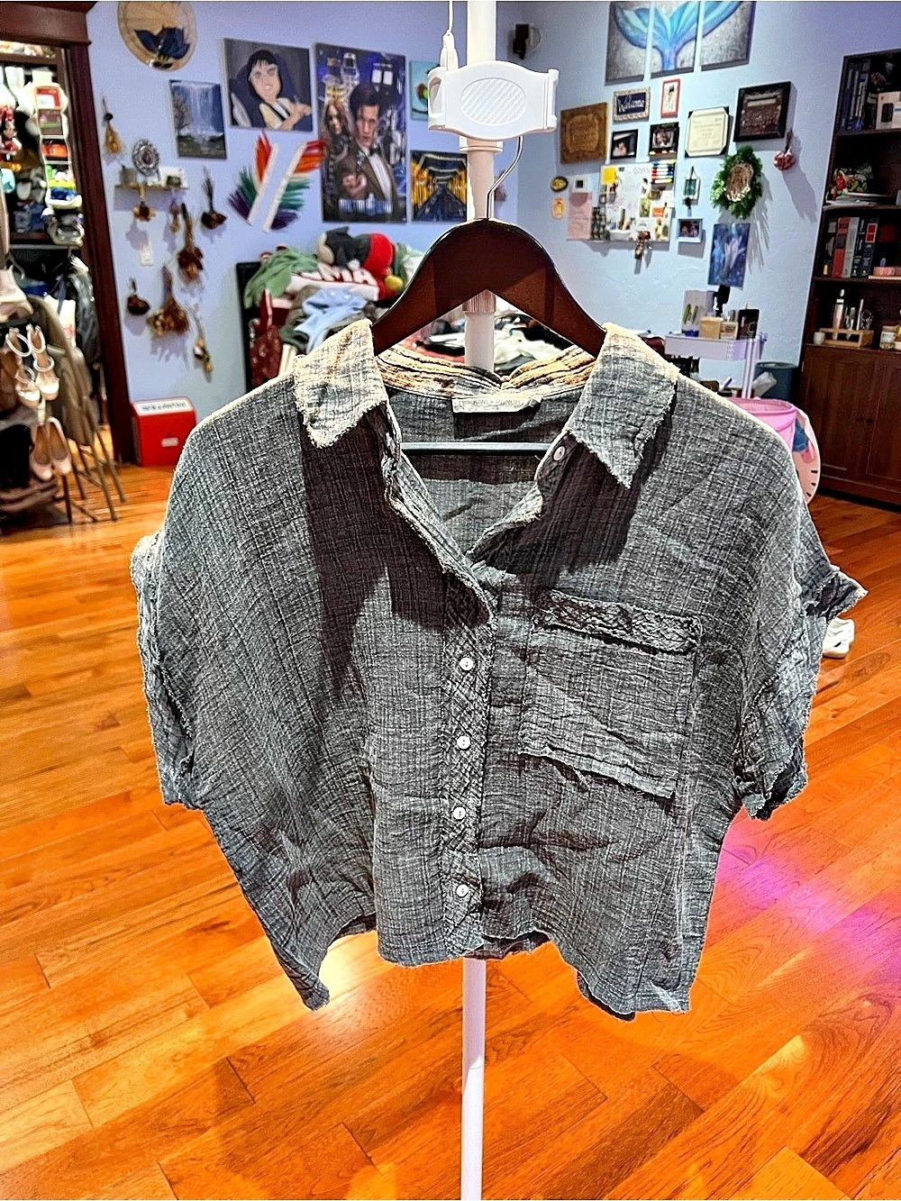 Kiwi & Punch Women's Gray Checkered Cropped Button Down